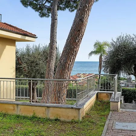 Holiday home Cavalca L'onda *